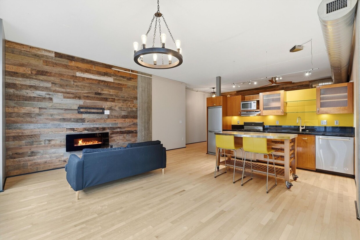 1 Month Free! Modern + Spacious Pearl District Condo Including 24/7 Security +1 Secured Parking ... - Modern + Spacious Pearl District Condo Including 24/7 Security +1  Secured Parking Spot Available...