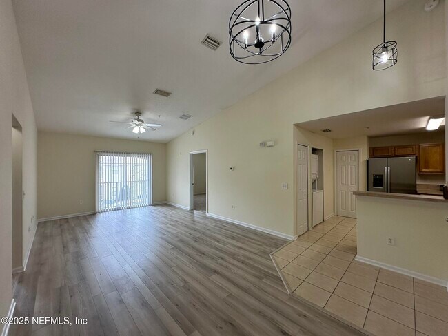 Building Photo - 6099 Maggies Cir