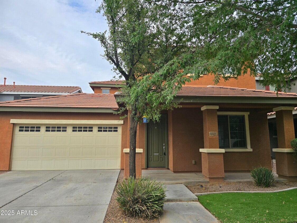 Foto principal - 3538 E Carla Vista Dr