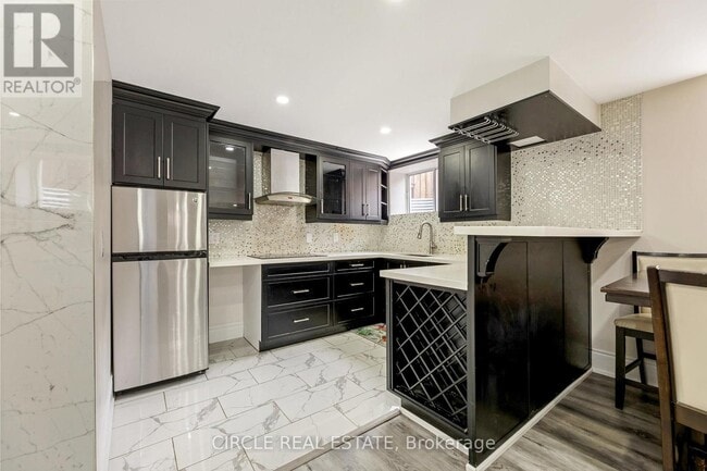 Building Photo - 9 Brethby St
