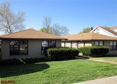 Building Photo - 9204 Lackland Rd