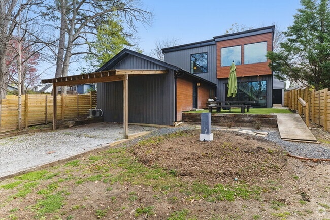 Building Photo - 1742 Ridgeway Ave NW
