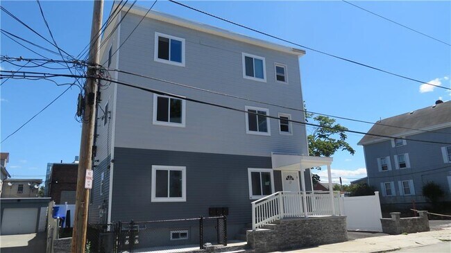 Building Photo - 27 Earle St