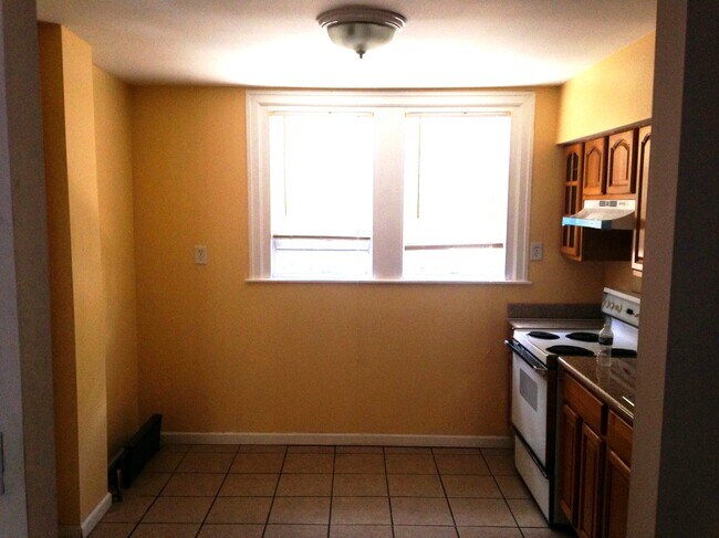Cocina 2 - 4032 Maywood street