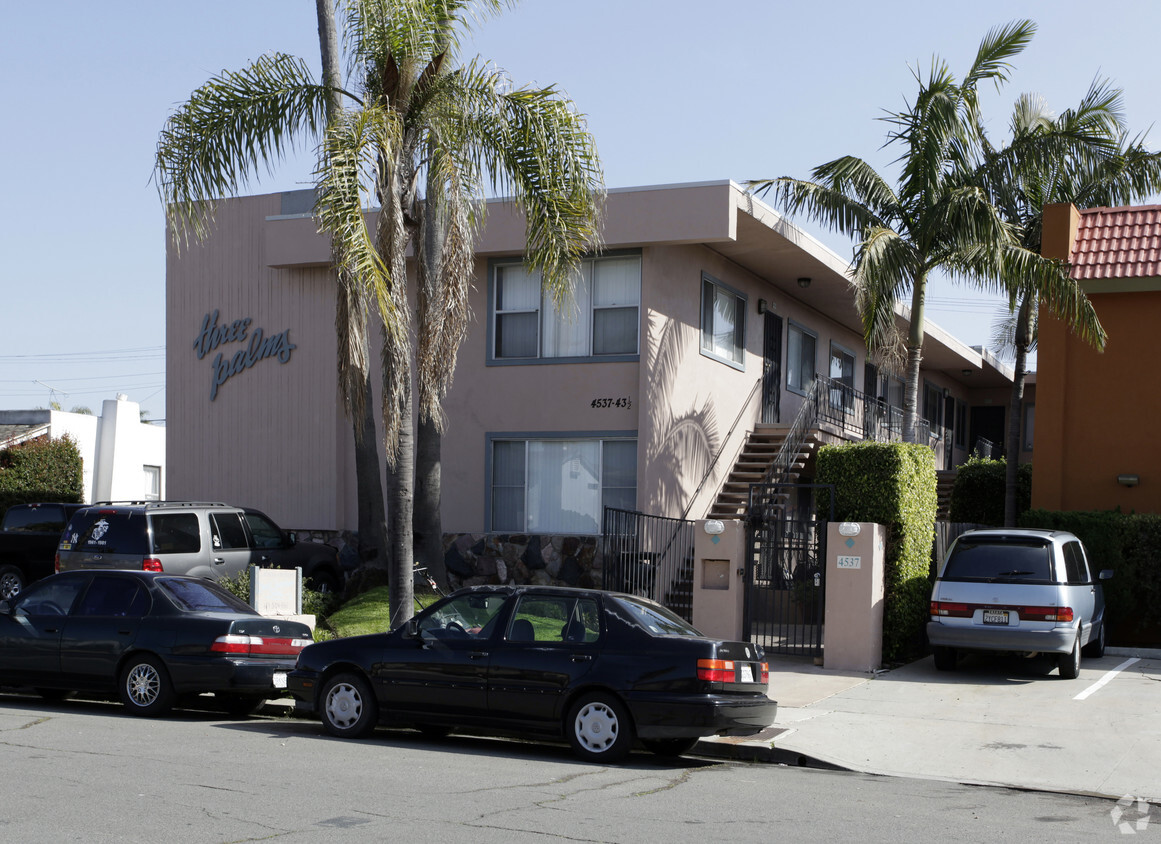 Primary Photo - Three Palms