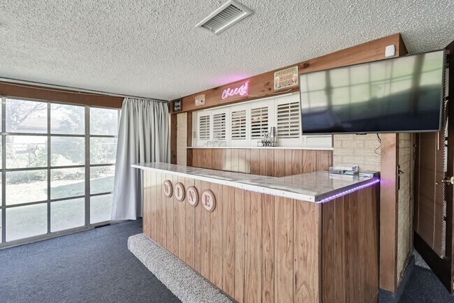 Foto del edificio - 1712 Meadowlane Terrace