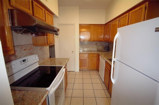 Building Photo - 1103 Dulles Ave