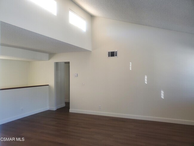Foto del edificio - 6525 Twin Cir Ln