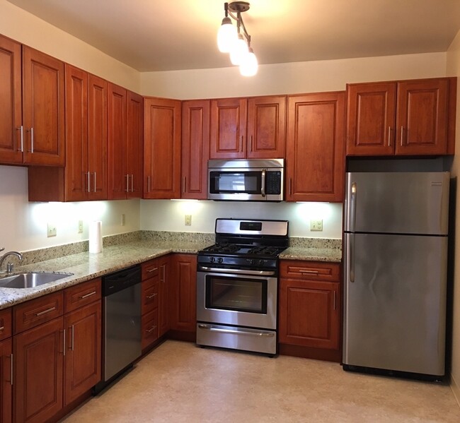 Building Photo - Beautiful Upper Noe apartment
