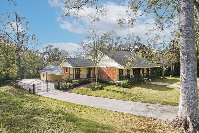 Foto del edificio - 6414 Highland Rd