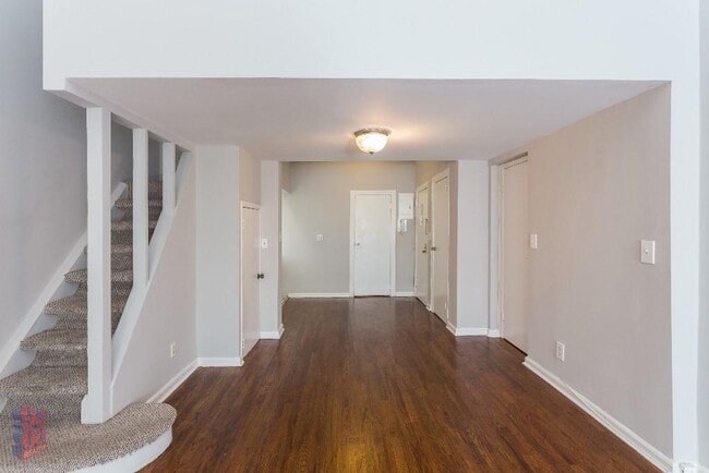 Building Photo - 7 E 75th St