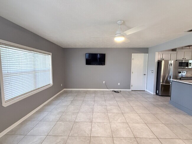 Foto del edificio - 2 Bedroom & 2Bathroom in Spring Lake