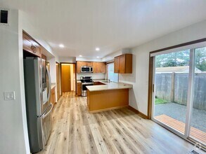 Building Photo - 21503 8th Pl W