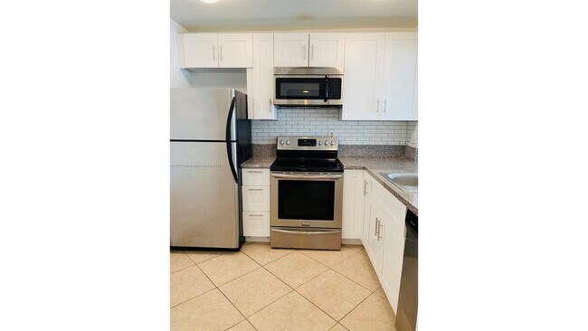 Foto del edificio - 492 NW 165th St