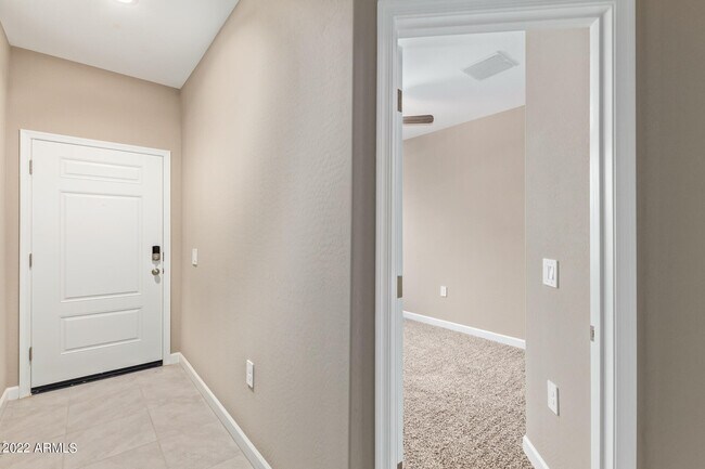 Foto del edificio - 24179 W Ripple Rd