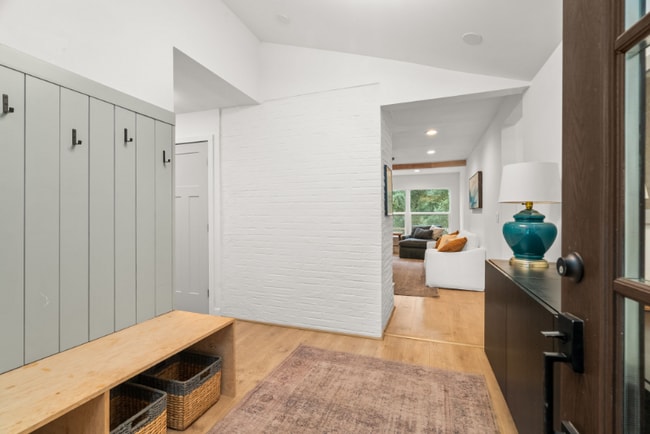 Foto del edificio - 7105 20th Ave SE