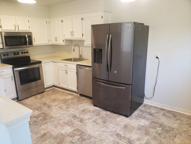 Foto del edificio - 369 Green Meadow Ln