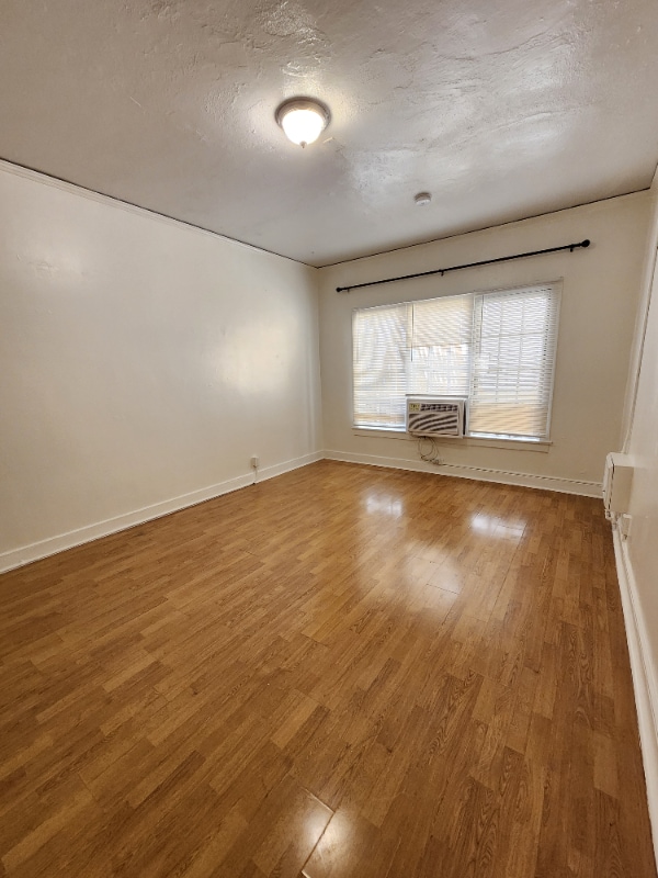 Building Photo - 1825 Ivar Ave