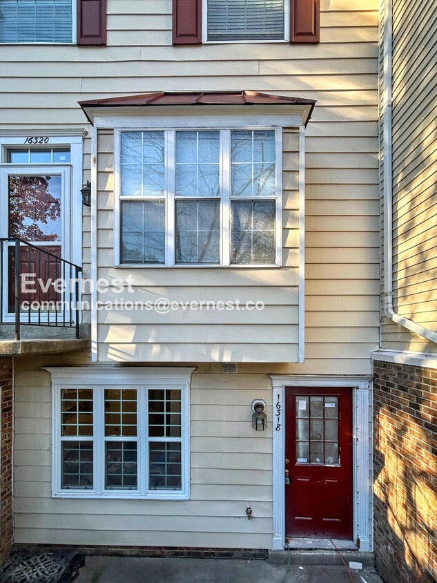 Foto principal - 16318 Taconic Cir