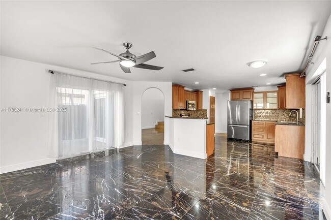Foto del edificio - 5160 NW 112th Ct