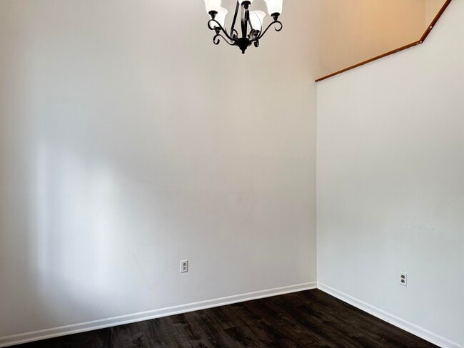 Building Photo - 4 Churchill Ct