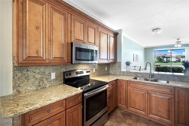 Building Photo - 360 Robin Hood Cir