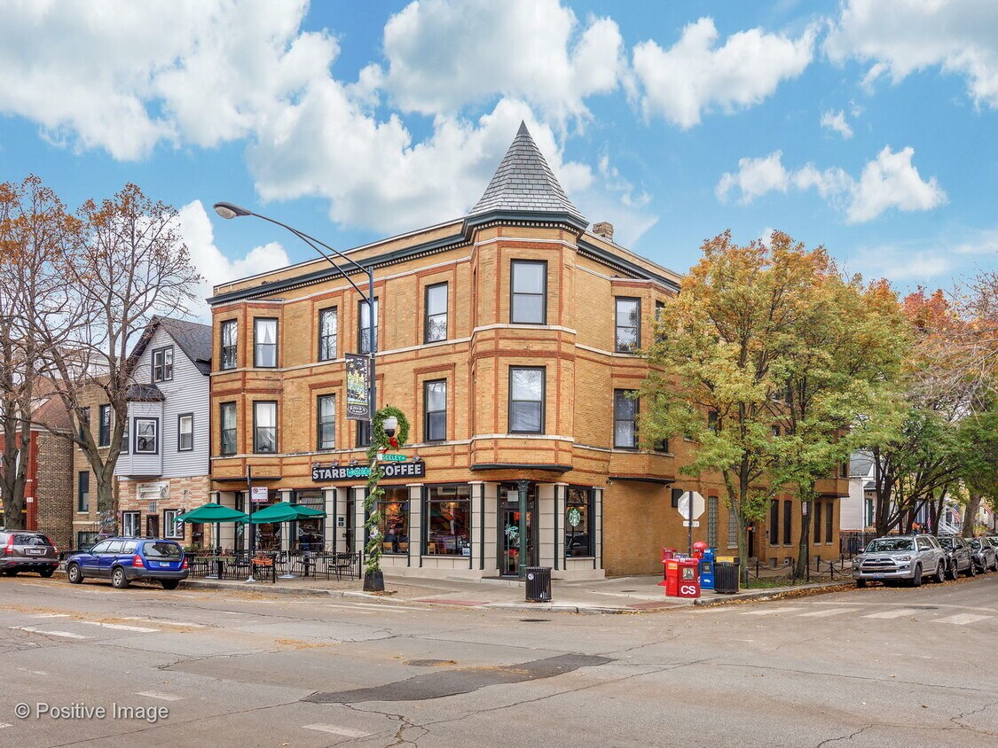 2025 W Roscoe St Unit 3R, Chicago, IL 60618 Room for Rent in Chicago