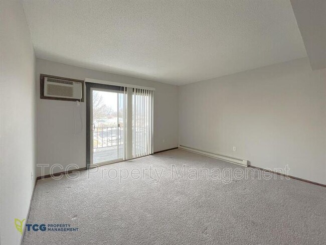 Foto del edificio - 2404 Marquette Rd