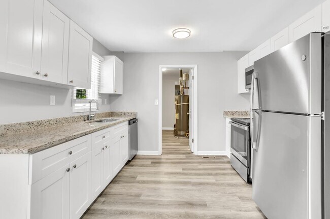 Building Photo - 3545 Stanford Cir