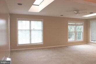 Building Photo - 6210 Cottonwood St