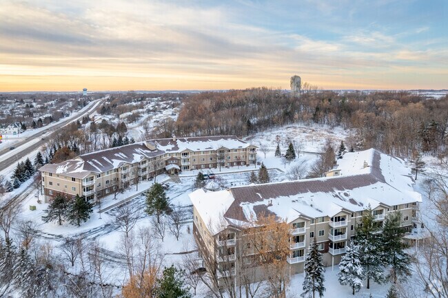 Foto del edificio - Cameron Woods