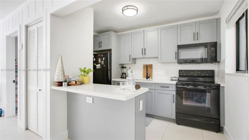 Foto principal - 1 bedroom in Miami FL 33181