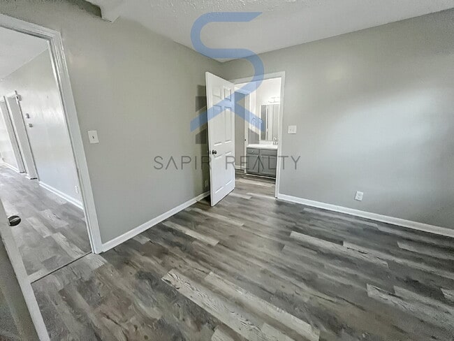 Foto del edificio - 2262 Jernigan Dr SE