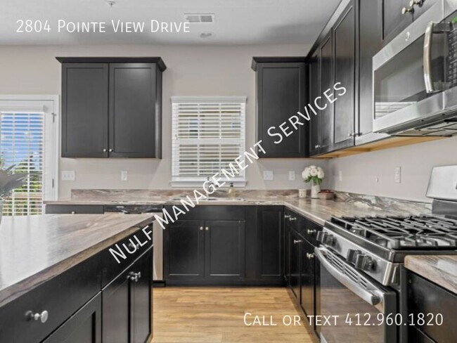 Foto del edificio - 2804 Pointe View Dr