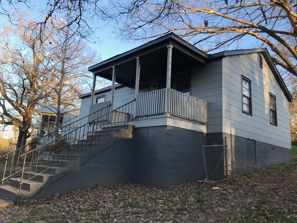 Primary Photo - 46 Lakeside Dr