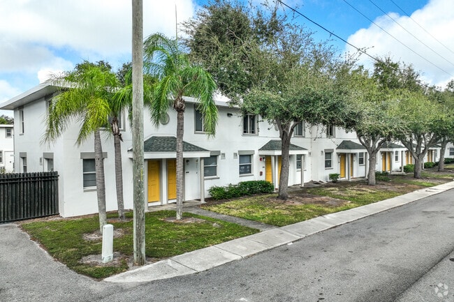 Building Photo - Palmetto on West