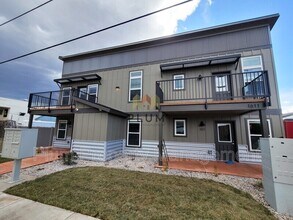 Building Photo - 1611 Montana St