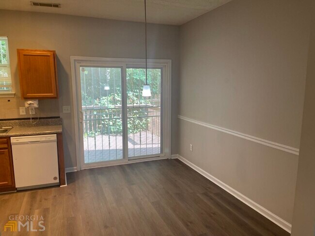 Building Photo - 4014 Carisbrook Dr