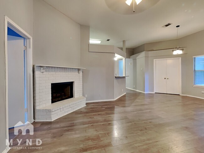 Building Photo - 6006 Ashley Spring