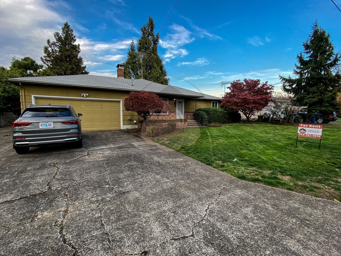 Primary Photo - Adorable Single Level Home