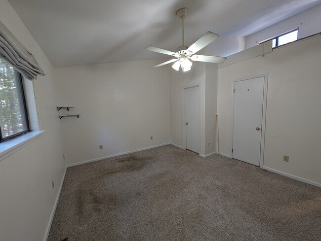 Foto del edificio - 151 Parkbrook Cir