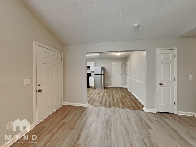 Building Photo - 136 Crystal Brook