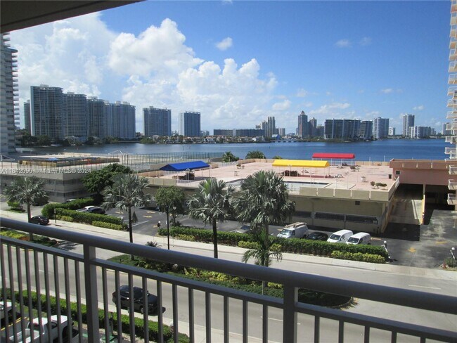Foto del edificio - 250 174th St