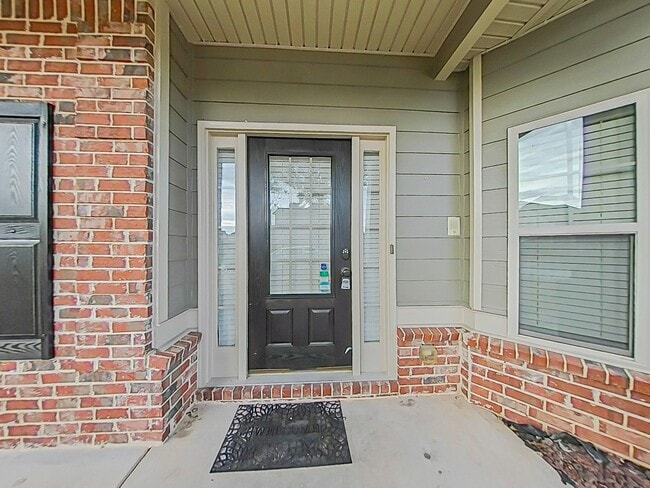 Foto del edificio - CUSTOM BUILT HOME GREENBRIAR SCHOOLS WITH PRESIDENTIAL LUXURY PACKAGE AND MEDIA ROOM