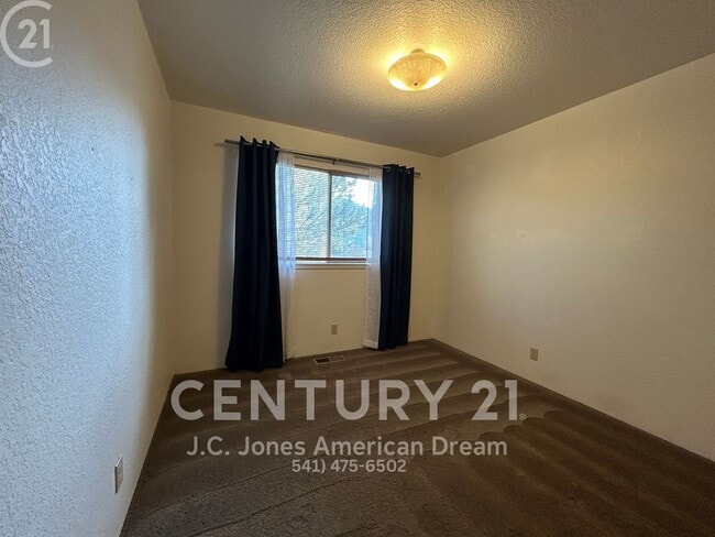 Building Photo - BLLC2503.3