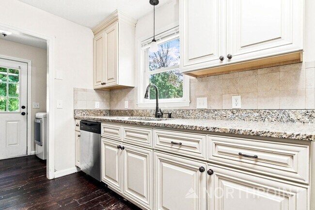 Foto del edificio - 236 Pleasant View Dr