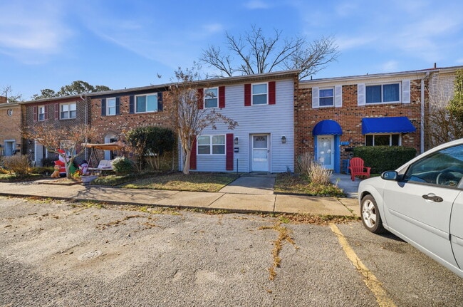 Building Photo - OPEN HOUSE SATURDAY THE 20TH 1PM-3PM! Three-bedroom, two-and-a-half bathrooms in Pembroke Meadows!