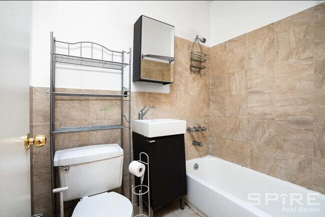 Building Photo - 2 bedroom in NEW YORK NY 10009