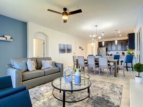 Building Photo - 1003 Splash Shot Pl