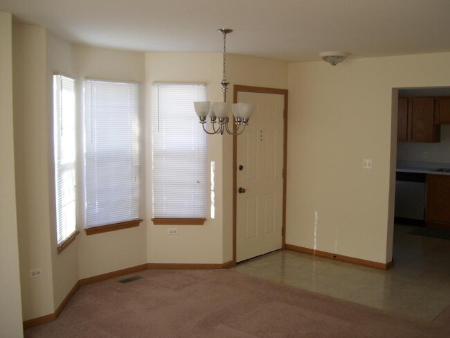 Foto del edificio - 2 bedroom in Naperville IL 60564